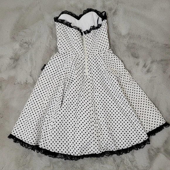 Vintage Style Black And White Lace Polka Dot Dress - Picture 2 of 9